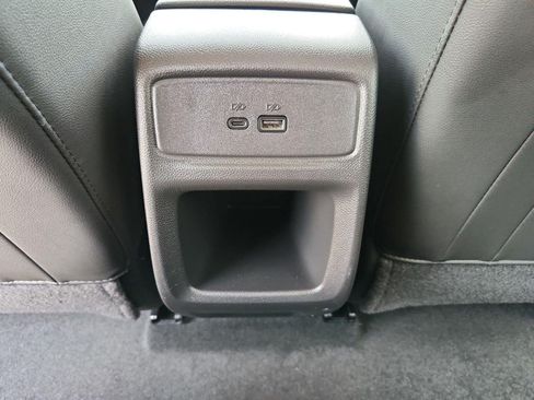 Used 2024 Chevrolet Trax LT w/ LT Convenience Package FWD image 21