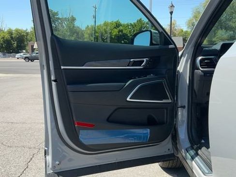 Certified 2025 Kia Telluride SX Prestige X-Line AWD/4WD image 20