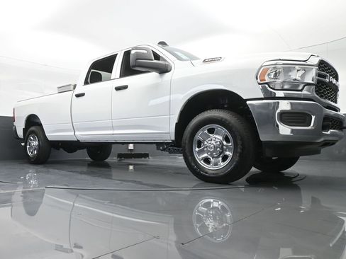 Used 2024 RAM 3500 Tradesman w/ Chrome Appearance Group image 57