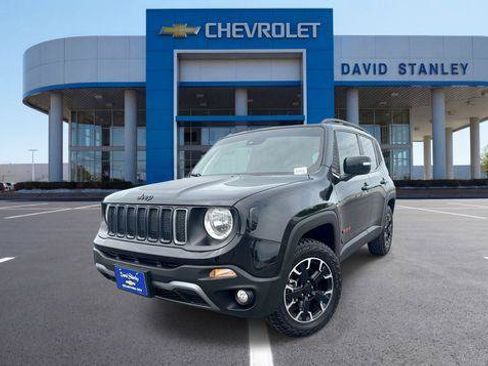 Used 2023 Jeep Renegade Latitude AWD/4WD image 1
