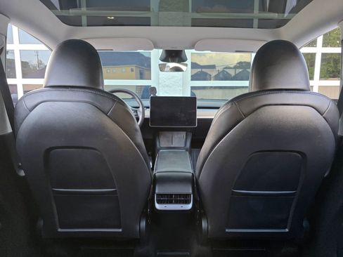 Used 2023 Tesla Model Y Long Range image 35