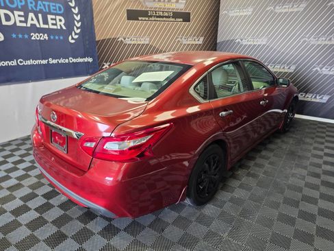 Used 2016 Nissan Altima 2.5 S w/ Interior Lighting Package FWD image 17