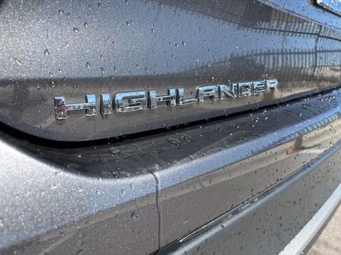 Used 2024 Toyota Highlander XSE image 8