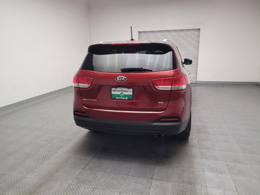 Used 2017 Kia Sorento FWD image 7