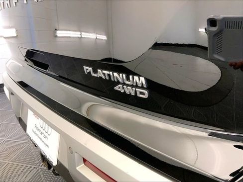 Used 2022 Nissan Pathfinder Platinum w/ Cargo Package AWD/4WD image 18