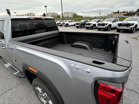 New 2026 GMC Sierra 2500 SLE w/ SLE Value Package; AWD/4WD image 38