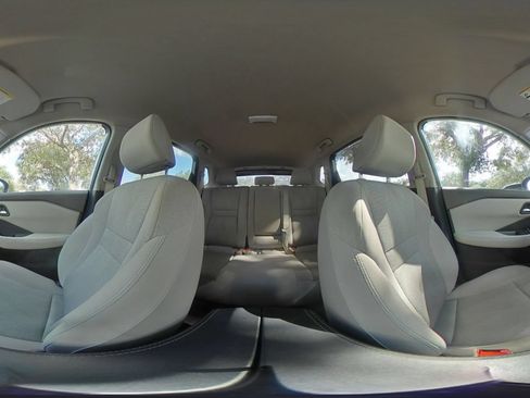 Used 2025 Nissan Rogue SV AWD/4WD image 43