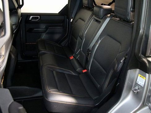 Used 2024 Ford Bronco Badlands image 13