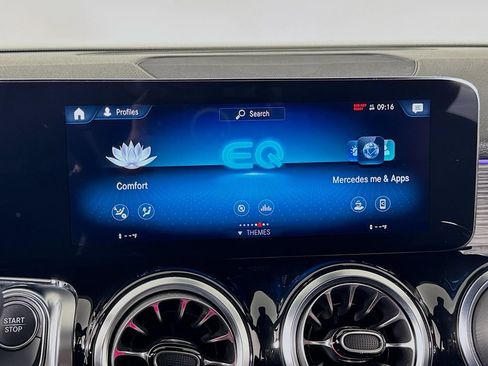 Used 2023 Mercedes-Benz EQB 300 4MATIC image 37