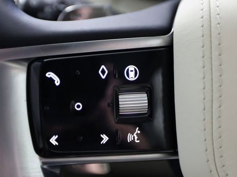 Used 2025 Land Rover Range Rover SE AWD/4WD image 21