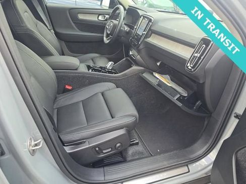 Used 2026 Volvo XC40 B5 Plus AWD/4WD image 3