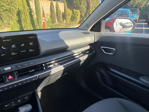 Used 2025 Kia K4 FWD image 35