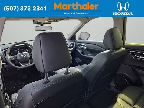 Used 2026 Nissan Rogue Platinum w/ Platinum Premium Package AWD/4WD image 14