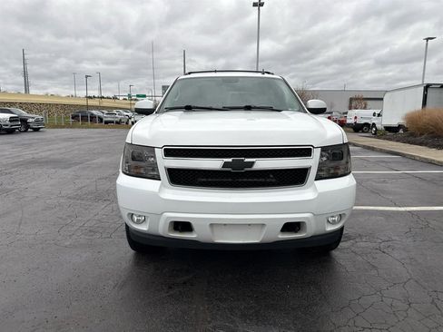 Used 2011 Chevrolet Avalanche LT w/ Luxury Package image 3