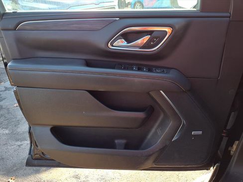 Used 2021 GMC Yukon SLT w/ SLT Premium Package image 18