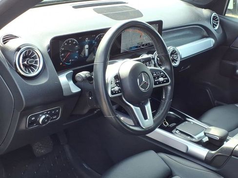 Used 2022 Mercedes-Benz GLB 250 4MATIC image 15