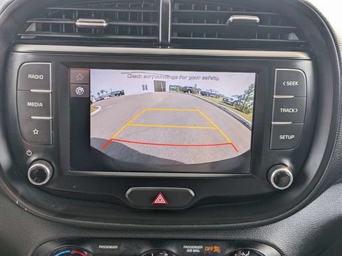 Used 2022 Kia Soul LX FWD image 20