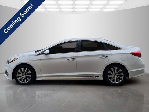 Used 2016 Hyundai Sonata Sport w/ Option Group 02 FWD image 4