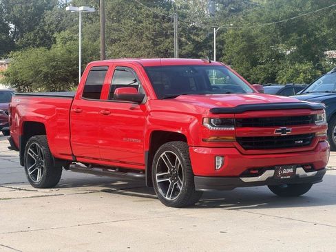 Used 2017 Chevrolet Silverado 1500 LT w/ LPO, Black Pack AWD/4WD image 2