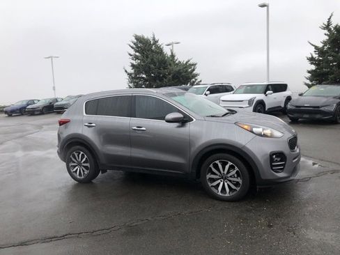 Used 2017 Kia Sportage EX image 5