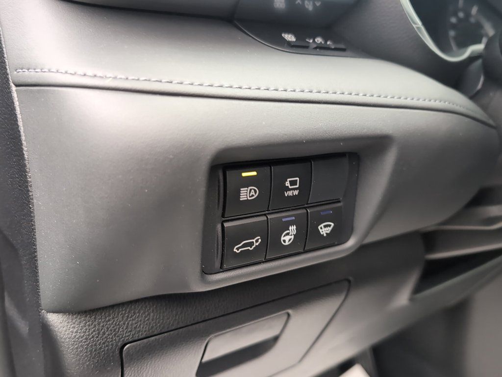 Used 2021 Toyota Highlander Platinum AWD/4WD image 20