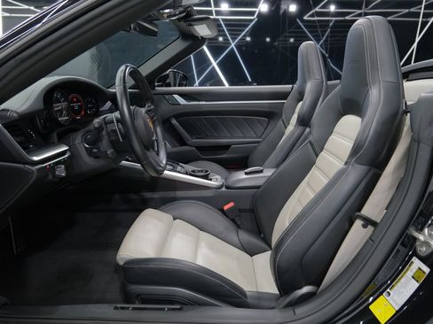 Used 2022 Porsche 911 Turbo image 29