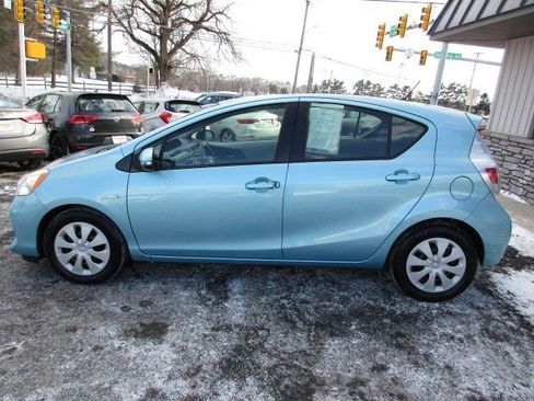 Used 2013 Toyota Prius C Two image 5