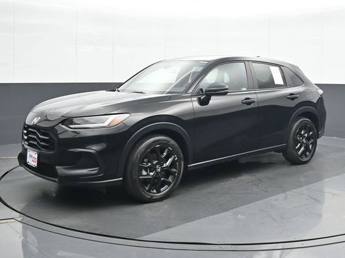 Used 2023 Honda HR-V Sport image 2