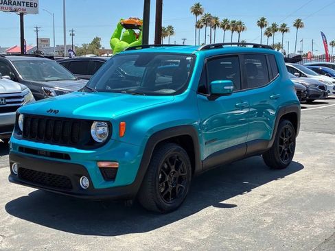 Used 2020 Jeep Renegade Altitude w/ UConnect 8.4 Nav Group FWD image 2