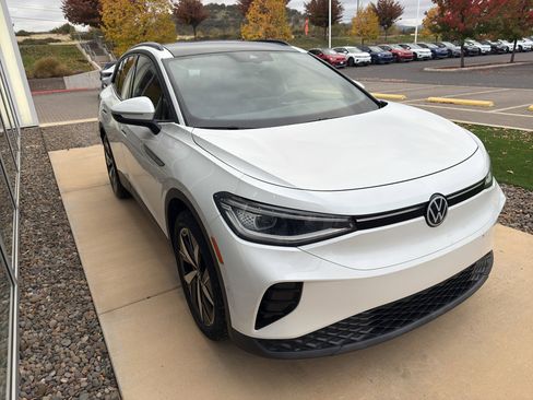 Used 2023 Volkswagen ID.4 Pro S image 3