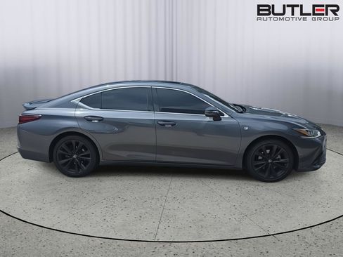Used 2022 Lexus ES 350 F Sport w/ Accessory Package 2 FWD image 3