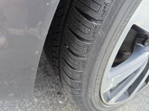 Used 2012 Volkswagen Beetle 2.0T w/ Lamp & Wheel Pkg image 15