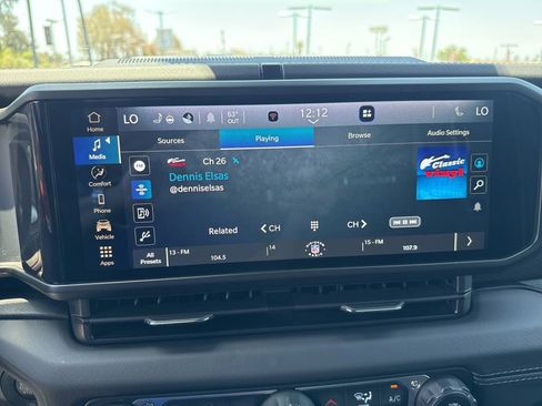 Certified 2025 Jeep Wrangler Unlimited Rubicon 4xe w/ Convenience Group AWD/4WD image 23