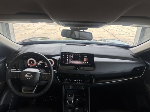 Used 2026 Nissan Rogue SL FWD image 35