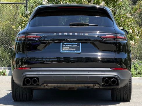 Certified 2023 Porsche Cayenne Platinum Edition AWD/4WD image 6