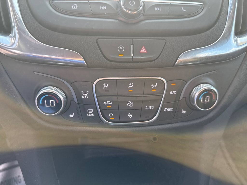 Used 2023 Chevrolet Equinox LT AWD/4WD image 38