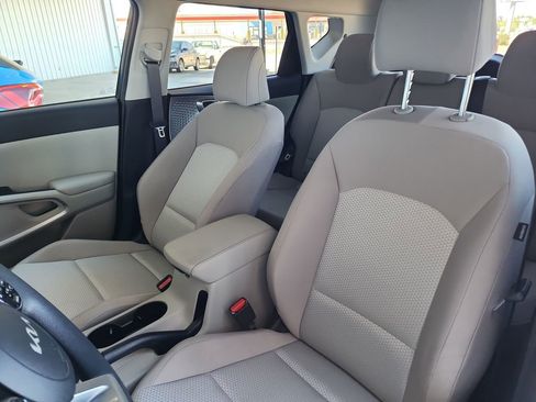 Used 2022 Kia Soul LX image 15