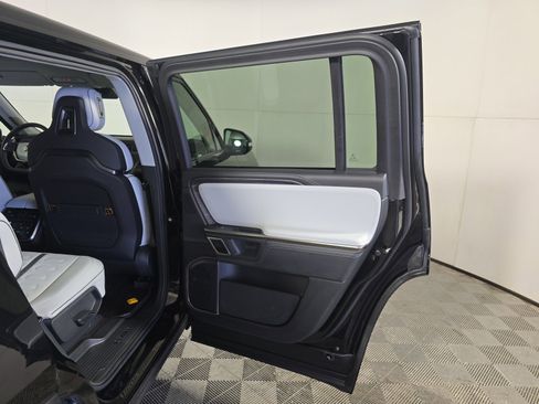 Used 2023 Rivian R1S Launch Edition image 19