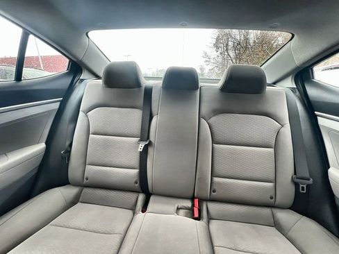 Used 2020 Hyundai Elantra SE w/ Cargo Package (C1) image 13