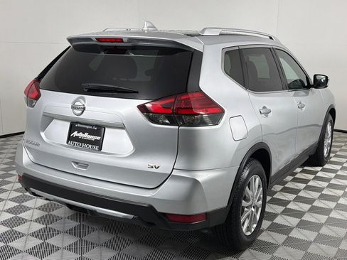 Used 2017 Nissan Rogue SV image 5