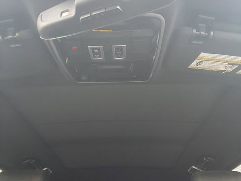 Used 2017 Land Rover Range Rover HSE image 15