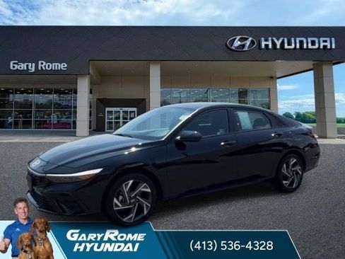 Certified 2025 Hyundai Elantra SEL FWD image 4