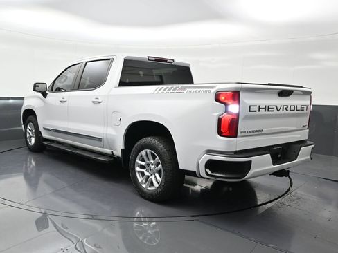 Used 2024 Chevrolet Silverado 1500 RST image 3
