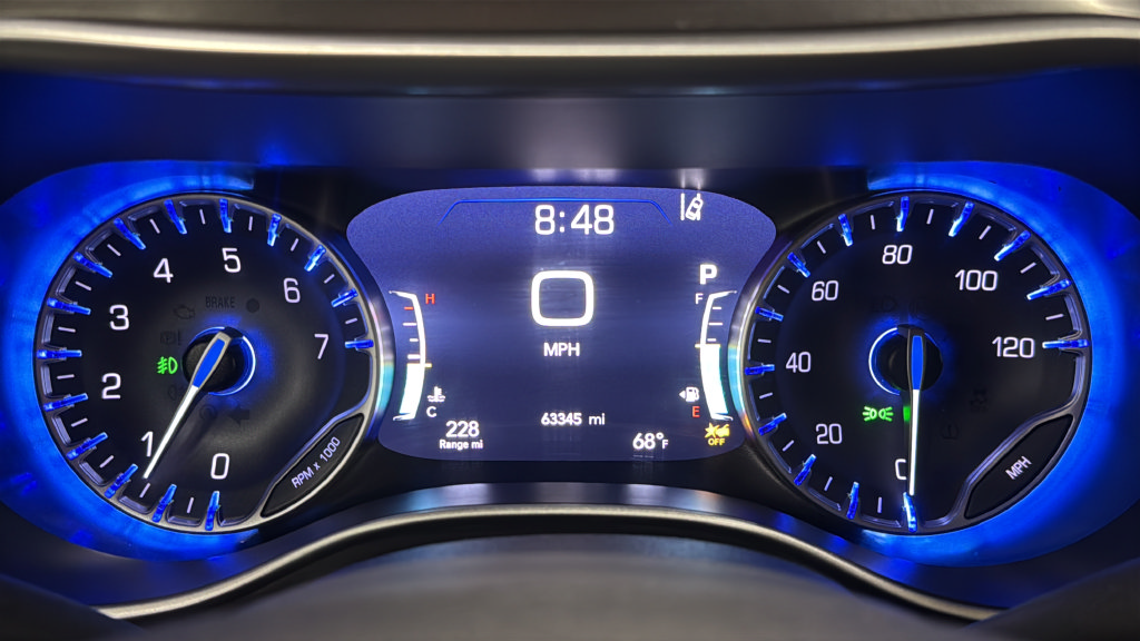 Used 2024 Chrysler Pacifica Touring-L FWD image 16