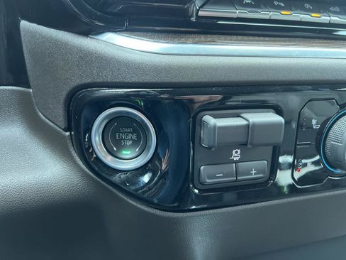 New 2025 Chevrolet Silverado 1500 LT Trail Boss w/ Dark Appearance Package AWD/4WD image 25