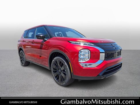New 2026 Mitsubishi Outlander LE AWD/4WD image 1