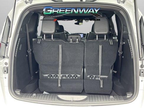 New 2026 Chrysler Pacifica Limited w/ S Appearance Package image 8