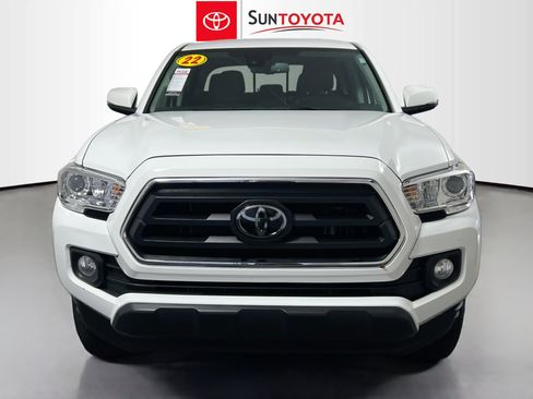 Used 2022 Toyota Tacoma SR5 w/ Technology Package image 10
