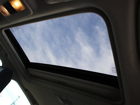 Used 2015 Subaru Impreza 2.0i Limited image 17