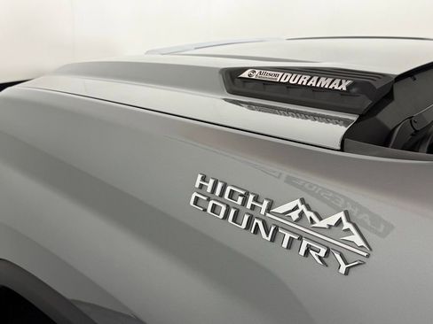 Used 2025 Chevrolet Silverado 2500 High Country w/ High Country Premium Package AWD/4WD image 16